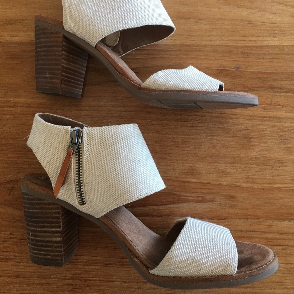 Toms Majorca Cutout Sandals in Natural